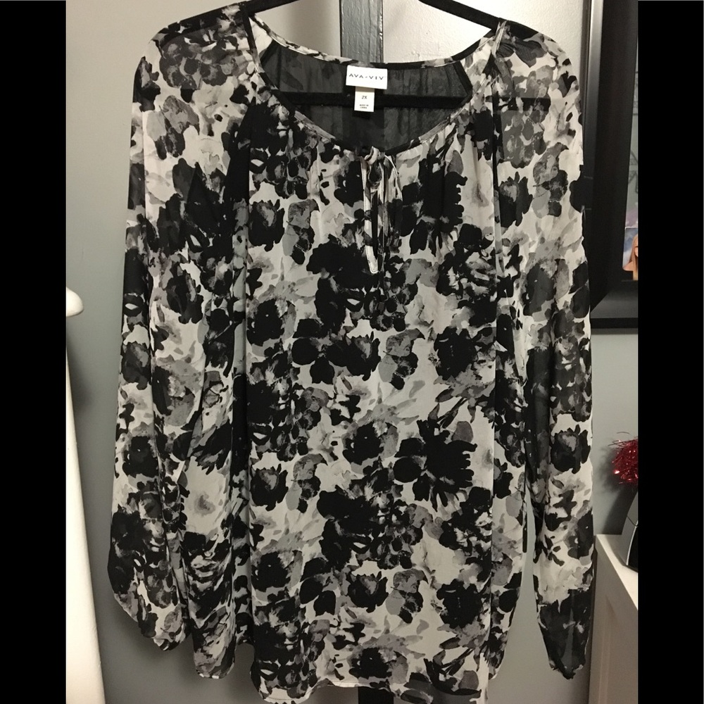 Beautiful Black and white floral blouse